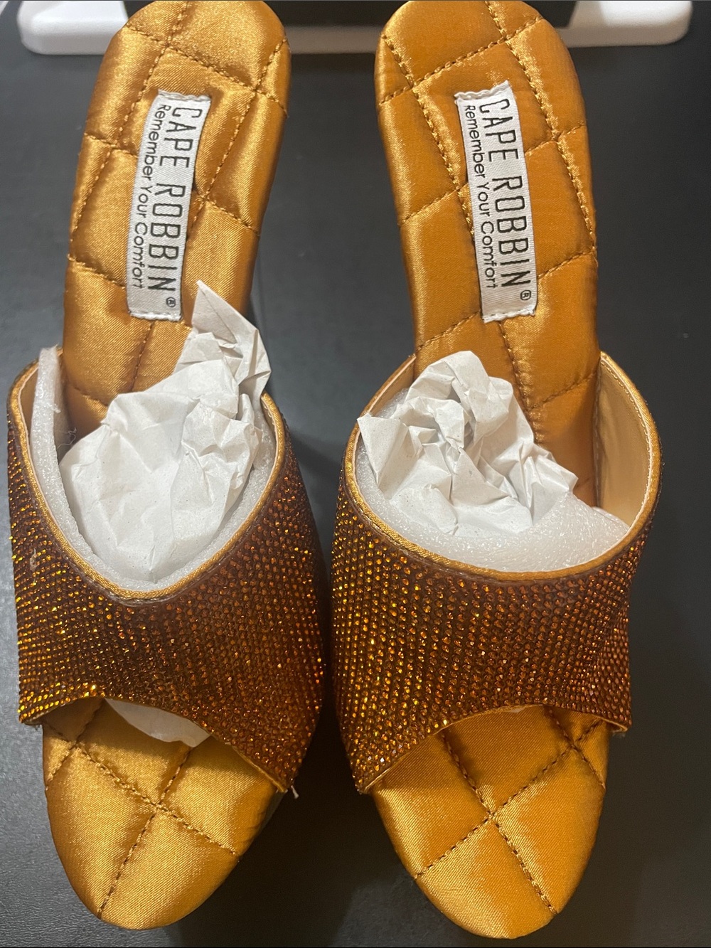 Cape Robbin Spitzer Rhinestone encrusted clear 6 in heels NWT Sz.7